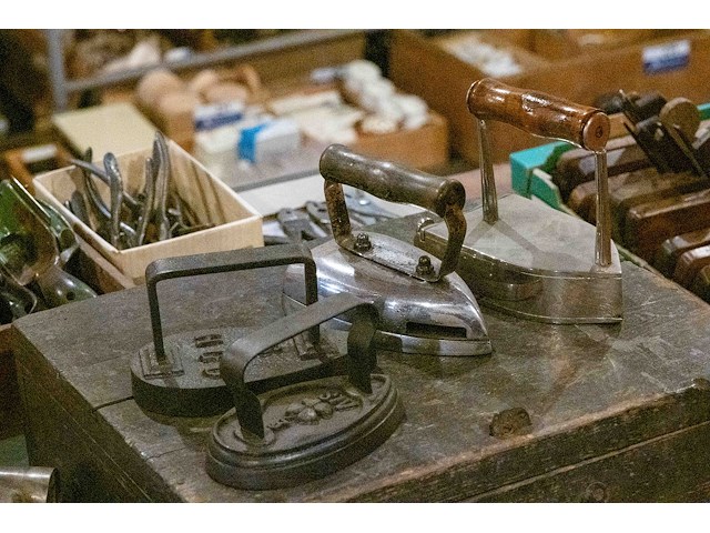 Gietijzeren strijkijzers - afbeelding 2 van  2