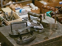 Gietijzeren strijkijzers - afbeelding 2 van  2