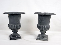 Gietijzeren tuinvaas (x2) - afbeelding 1 van  5