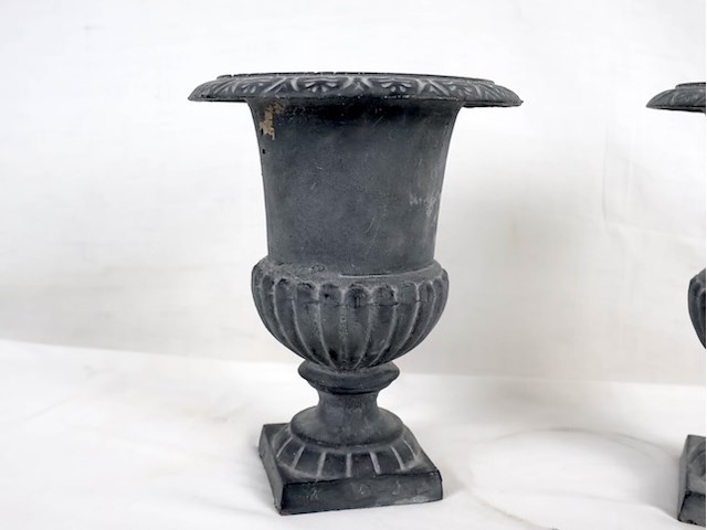 Gietijzeren tuinvaas (x2) - afbeelding 4 van  5
