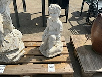 Gietsteen tuinbeeld - afbeelding 1 van  2