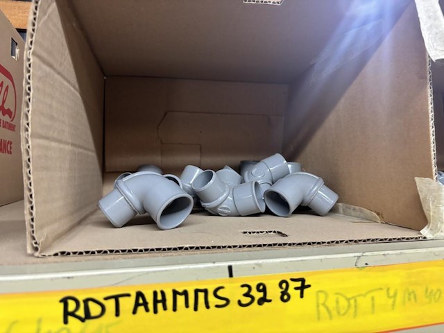 Giga lot - alle pvc hulpstukken liggende bovenverdieping - afbeelding 2 van  68