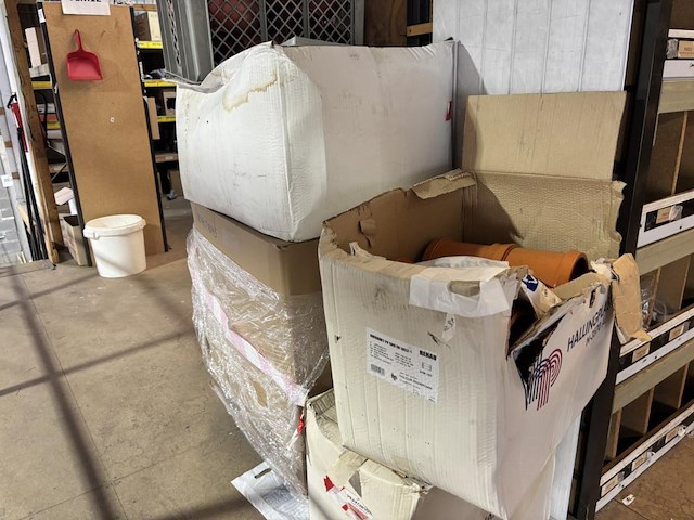 Giga lot - alle pvc hulpstukken liggende bovenverdieping - afbeelding 18 van  68