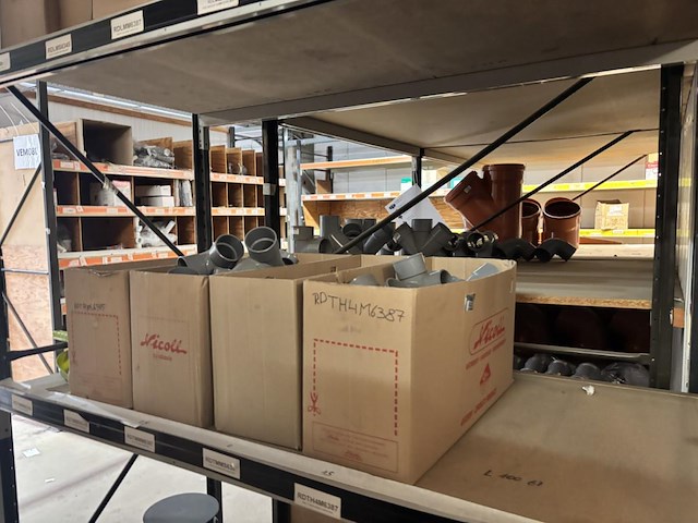 Giga lot - alle pvc hulpstukken liggende bovenverdieping - afbeelding 37 van  68