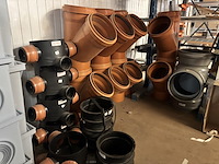 Giga lot - alle pvc hulpstukken liggende bovenverdieping - afbeelding 40 van  68