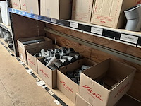 Giga lot - alle pvc hulpstukken liggende bovenverdieping - afbeelding 43 van  68