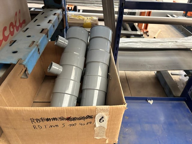 Giga lot - alle pvc hulpstukken liggende bovenverdieping - afbeelding 44 van  68