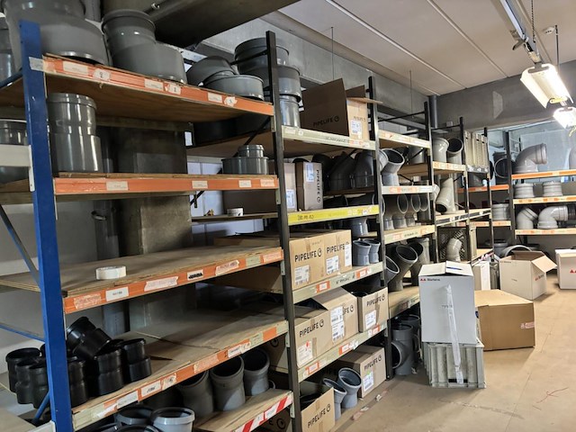 Giga lot - alle pvc hulpstukken liggende bovenverdieping - afbeelding 50 van  68