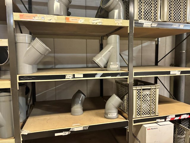 Giga lot - alle pvc hulpstukken liggende bovenverdieping - afbeelding 58 van  68