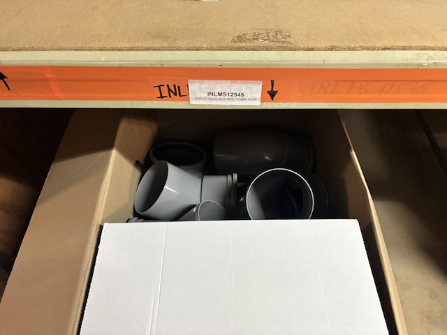 Giga lot - alle pvc hulpstukken liggende bovenverdieping - afbeelding 60 van  68