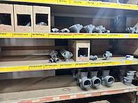 Giga lot - alle pvc hulpstukken liggende bovenverdieping - afbeelding 56 van  68