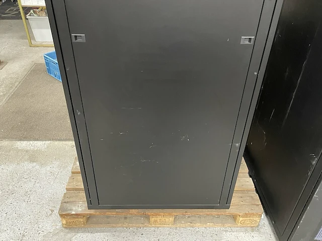 Gigamedia serverkast - afbeelding 8 van  8