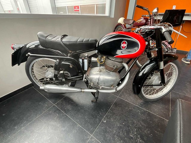 Gilera gilera 150 sport 150 oldtimer - afbeelding 14 van  20