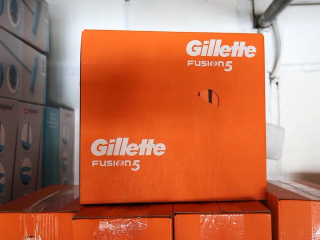Gilette fusion 5 8x5 in doos - afbeelding 2 van  4