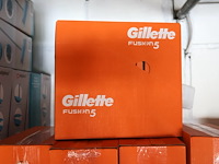 Gilette fusion 5 8x5 in doos - afbeelding 2 van  4