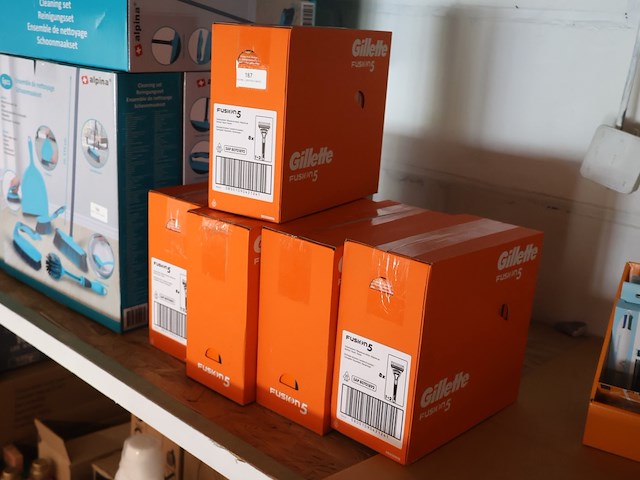 Gilette fusion 5 8x5 in doos - afbeelding 4 van  4