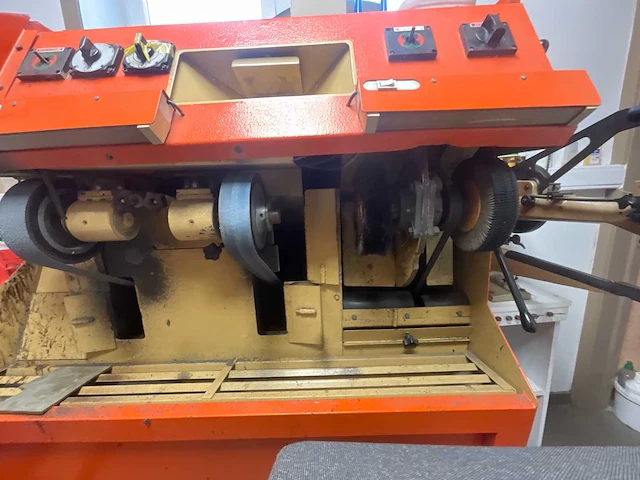 Ginev dual station industriële machinelooierij apparatuur - afbeelding 5 van  9