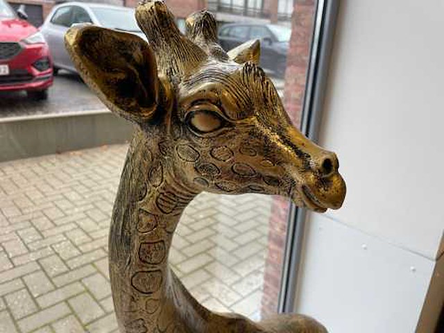 Giraffe staand h120cm gold - afbeelding 2 van  3