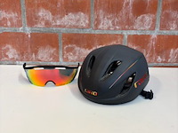 Giro helm - afbeelding 1 van  4