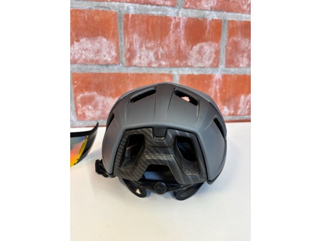 Giro helm - afbeelding 2 van  4