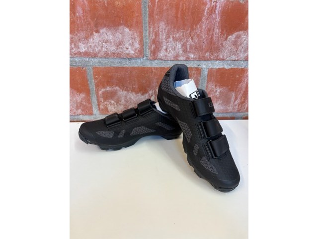 Giro schoenen - afbeelding 1 van  3