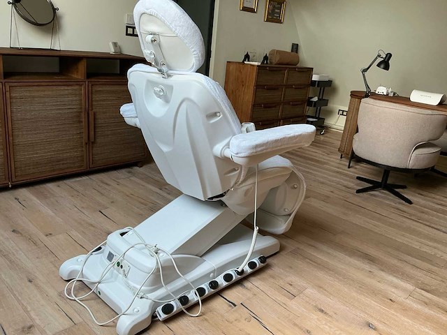 Girta next hz-3872 schoonheidsstoel - afbeelding 5 van  10