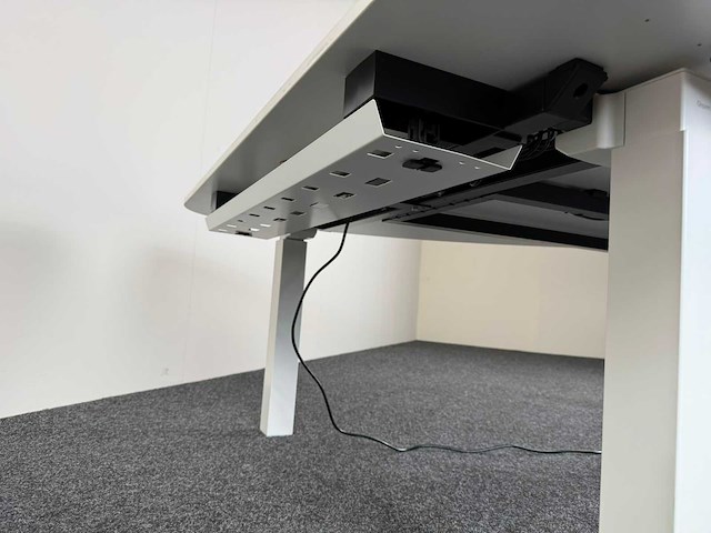 Gispen - zit-sta - bureautafel - afbeelding 6 van  7