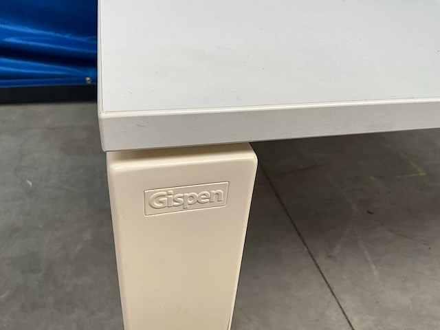 Gispen vergadertafel 160x140 (2x) - afbeelding 2 van  5