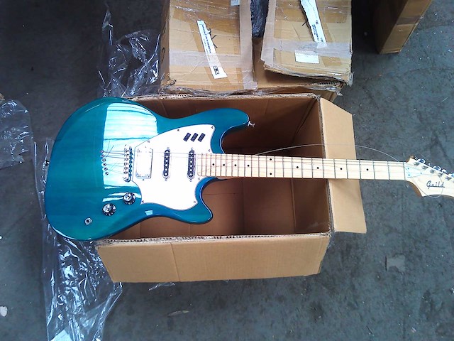 Gitaar - guild surfliner - groen - afbeelding 2 van  12