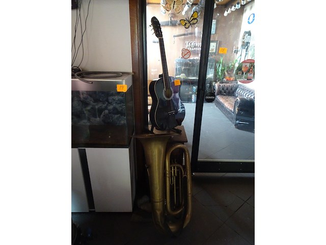 Gitaar + bombardon - afbeelding 1 van  3