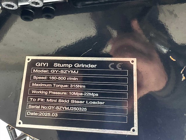 Giyi - 2025 - gy-szymj - stobbenfrees - afbeelding 2 van  10