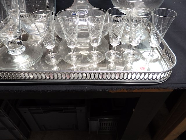 Glas op plateau - afbeelding 2 van  2