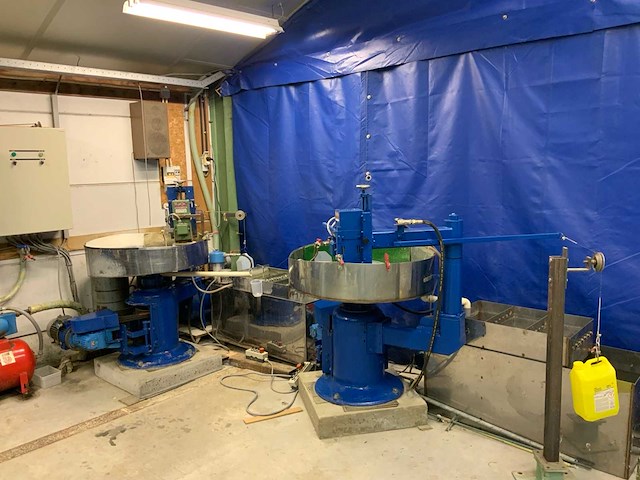 Glasslijpmachines met diamantschijf (2x) - afbeelding 10 van  17