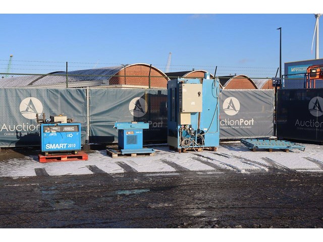 Glastraalcabine baretta sab comp 1999 met schroefcompressor abac smart 2010 en droger friulair dfe31 - afbeelding 1 van  1