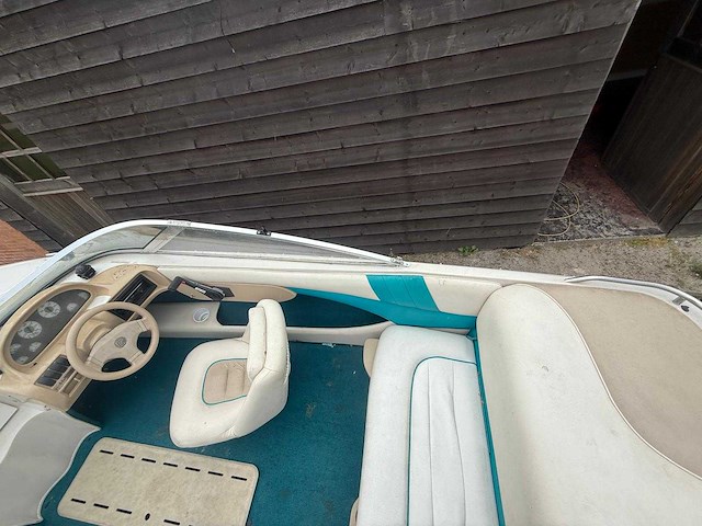 Glastron - 1995 - speedboot - afbeelding 1 van  12