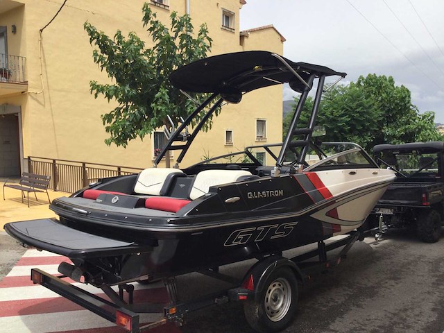 Glastron gts-boot - afbeelding 1 van  1