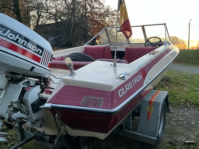 Glastron v-162 futura speedboot - afbeelding 26 van  55