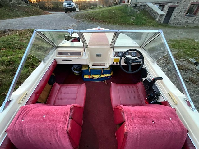 Glastron v-162 futura speedboot - afbeelding 3 van  18