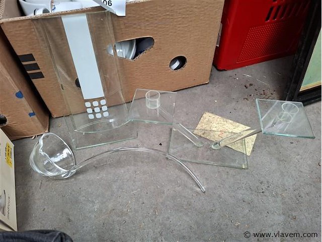 Glaswerk - afbeelding 2 van  2