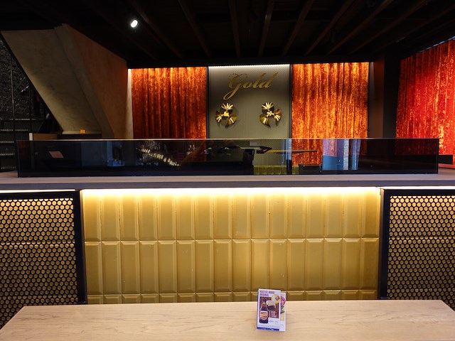 Glazen afscheiding - afbeelding 2 van  3