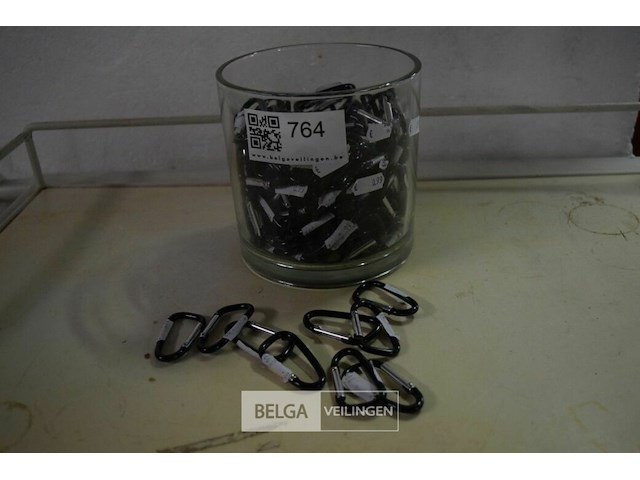 Glazen bokaal met partij muskatons - afbeelding 1 van  2