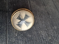 Glazen bol in koper en glas met uurwerk en duits ijzeren kruis uit 1939 - afbeelding 5 van  6