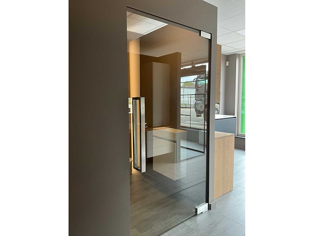 Glazen deur 180 ° - afbeelding 1 van  9