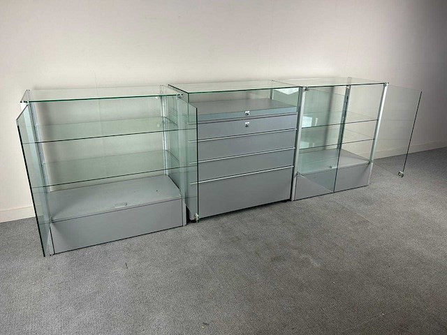 Glazen display kast - vitrinekasten (3x) - afbeelding 7 van  10
