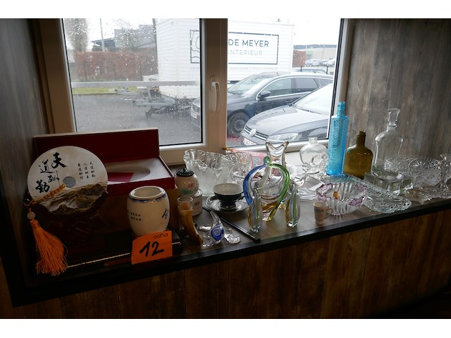 Glazen en chinese decoratie - afbeelding 1 van  4