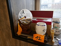 Glazen en chinese decoratie - afbeelding 2 van  4