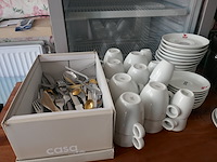 Glazen en koffiekopjes - afbeelding 2 van  4