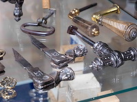 Glazen kast 1_deurbeslag, handgepen, sleutels - afbeelding 3 van  3