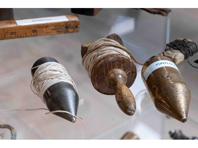 Glazen kast 1_schietloden, kruishout e.a. - afbeelding 4 van  9