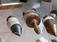 Glazen kast 1_schietloden, kruishout e.a. - afbeelding 4 van  9